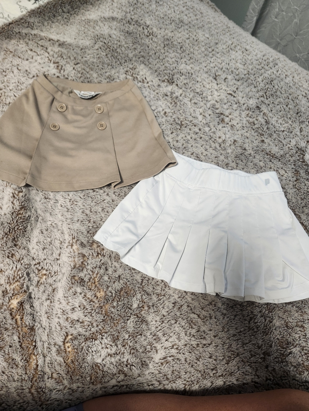 Kids Pleated Skorts in Beige and White Size 6'7